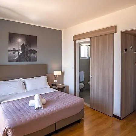 Loreley Hotel 3*