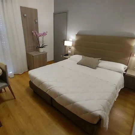 Ξενοδοχείο Loreley 3*